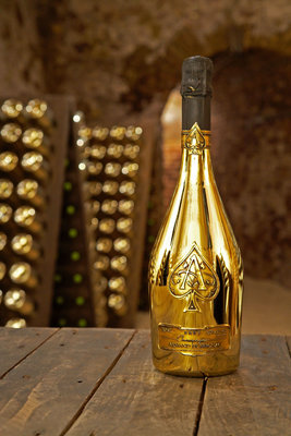 armand de brignac 黑桃a香槟 黄金版 钢琴烤漆 奢华贵族香槟