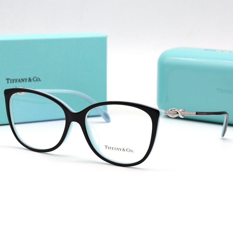 tiffany co case analysis Background tiffany & co was founded in 1837 in new york city by charles lewis tiffany and john b young after decades of development, the company has grown to an internationally famous designer and retailer of fine jewelry, diamonds, timepieces and other luxury accessories. tiffany co case analysis Background tiffany & co was founded in 1837 in new york city by charles lewis tiffany and john b young after decades of development, the company has grown to an internationally famous designer and retailer of fine jewelry, diamonds, timepieces and other luxury accessories.