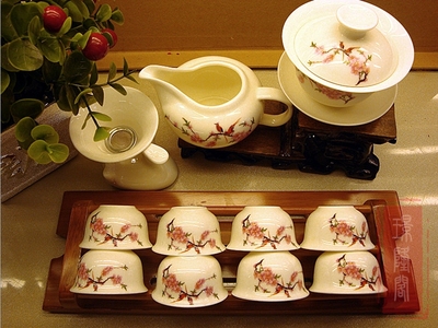 标题优化:景德镇陶瓷器14头功夫茶具套装水点桃花古瓷玉瓷茶具送礼佳品