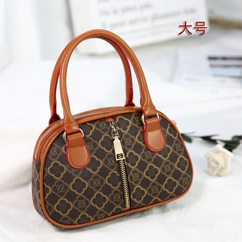old middle-aged mom grocery shopping phone change clutch shoulin handbags elderly mini portable small bag