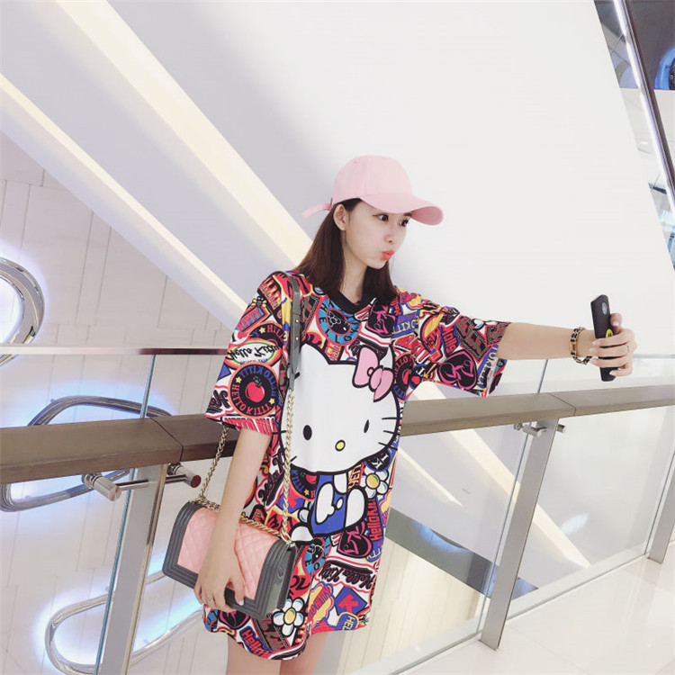 l'europe de la station de 2019 cartoon lâche mince t-shirt femme longue section de l'été, des nouvelles imprimé floral tendance à manches courtes robe de l'europe de la station de 2019 cartoon lâche mince t-shirt femme longue section de l'été, des nouvelles imprimé floral tendance à manches courtes robe de