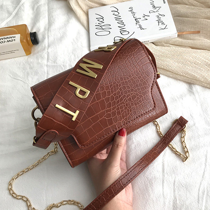 กระเป๋า 高级感包包女2019新款潮时尚复古小方包百搭洋气宽肩带单肩斜挎包  