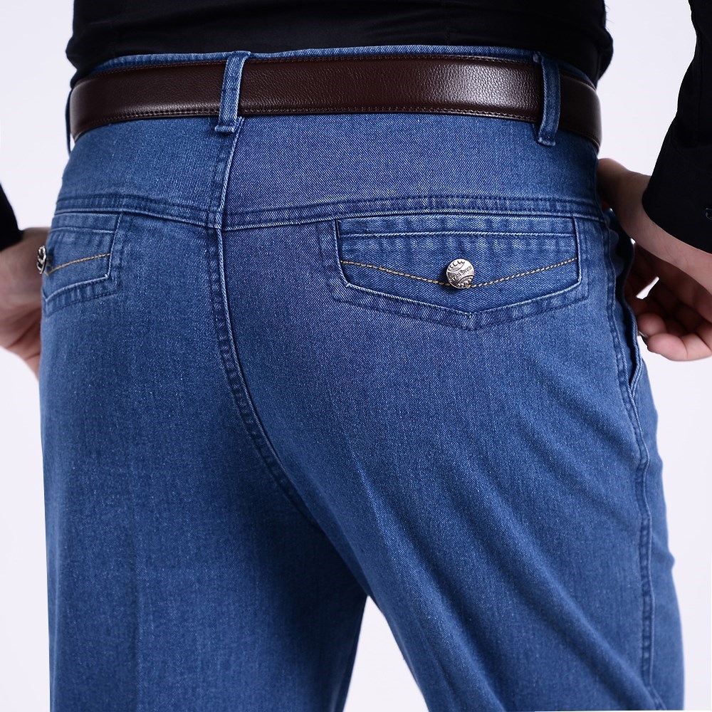 l'été mince d'âge moyen, jeans des hommes d'automne de personnes âgées lâche droite papa bétail sous-pantalon de 40 à 50 avec une taille haute l'été mince d'âge moyen, jeans des hommes d'automne de personnes âgées lâche droite papa bétail sous-pantalon de 40 à 50 avec une taille haute
