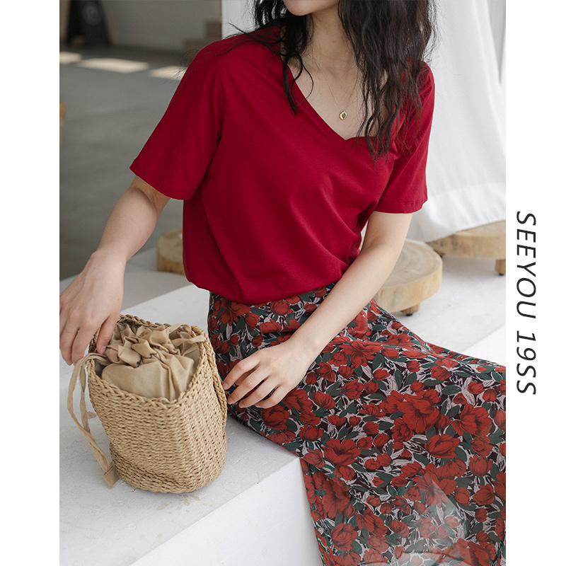 de bonbons de couleur mesh rouge t-shirt femmes ins ultra-feu manches courtes lâche joker couleur pure étudiants coréens v-cou robe bain de soleil chemisier marée de bonbons de couleur mesh rouge t-shirt femmes ins ultra-feu manches courtes lâche joker couleur pure étudiants coréens v-cou robe bain de soleil chemisier marée
