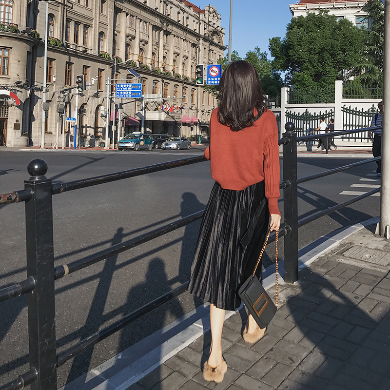 2017秋鼕新款女裝寬松燈籠袖加厚毛衣兩件套中長款百褶半身裙套裝