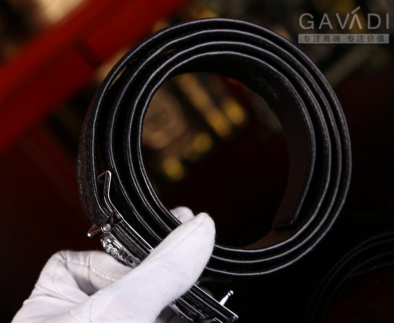 到底怎样才能辨别和区分鳄鱼皮皮带或者鳄鱼皮包的真假呢 到底怎样才能辨别和区分鳄鱼皮皮带或者鳄鱼皮包的真假呢