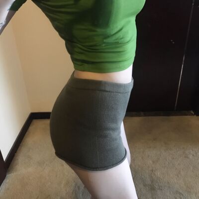 欧美复古百搭高腰纯色弹力修身卷边针织短裤旅行沙滩热裤包邮-淘宝网