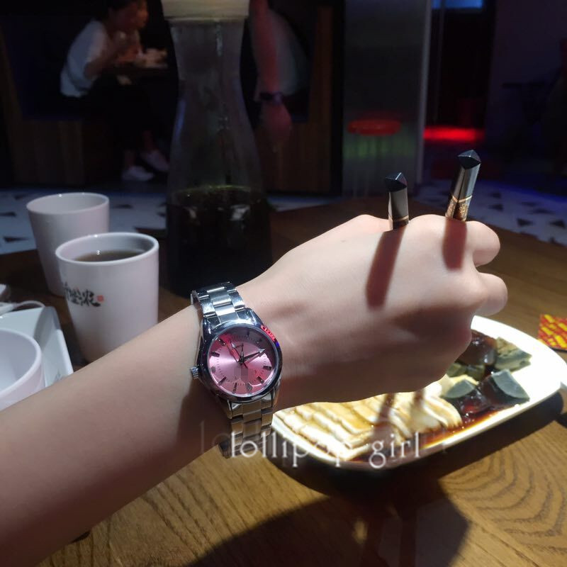 新款韩国粉色少女气质钢带手表小钻圆形手表腕表女士石英表女表