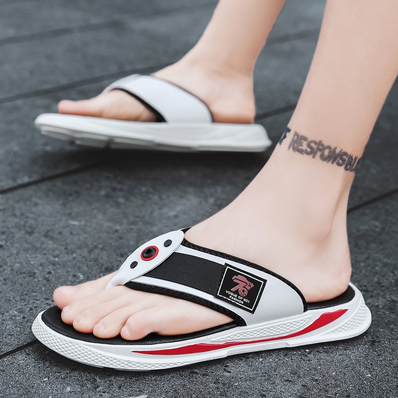 tongs hommes tendance de l'été de la version coréenne de la personnalité 2019 nouveaux vêtements pour hommes pantoufles en plein air antidérapant fond mou sandales pour hommes tongs hommes tendance de l'été de la version coréenne de la personnalité 2019 nouveaux vêtements pour hommes pantoufles en plein air antidérapant fond mou sandales pour hommes