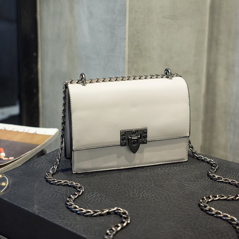 hong kong authentique petit sac féminin 2019 nouvelle version coréenne de joker simple chaîne de petites parti sac à bandoulière en cuir sac de messager hong kong authentique petit sac féminin 2019 nouvelle version coréenne de joker simple chaîne de petites parti sac à bandoulière en cuir sac de messager