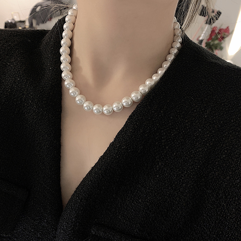 New Elegance Retro Pearl Necklace European and American Ins Bloggers Same Style Trend All-Match Clavicle Chain Female Fashion