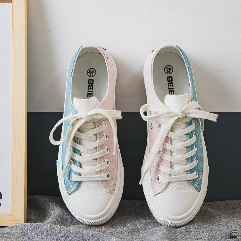 trois fu deux couleurs de chaussures de toile des femmes faible pour aider à 2019 nouveau canard mandarin chaussures ulzzang harajuku ins rue de prise de vue orthographique conseil d'administration de la couleur des chaussures trois fu deux couleurs de chaussures de toile des femmes faible pour aider à 2019 nouveau canard mandarin chaussures ulzzang harajuku ins rue de prise de vue orthographique conseil d'administration de la couleur des chaussures