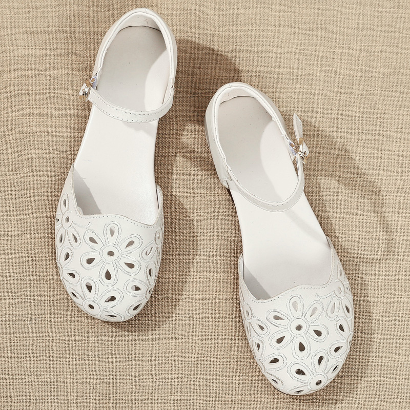mot avec baotou sandales de jurchen en cuir doux bas vêtu des pieds à talon bas à fond plat, trou chaussures joker retro découpe chaussures femmes été mot avec baotou sandales de jurchen en cuir doux bas vêtu des pieds à talon bas à fond plat, trou chaussures joker retro découpe chaussures femmes été