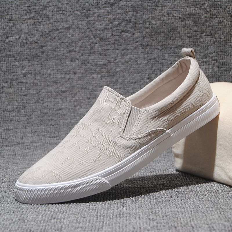 chaussures de toile des hommes d'été de glisser sur le confort, décontracté chine vent joker et l'odeur-résistant respirant fond mou de broderie paresseux chaussures de chaussures de toile des hommes d'été de glisser sur le confort, décontracté chine vent joker et l'odeur-résistant respirant fond mou de broderie paresseux chaussures de