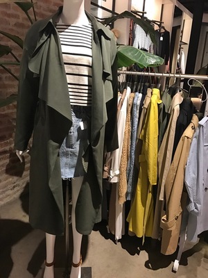 钻贵1298Y 18秋新 斯赖 层叠荷叶边 垂顺天丝中长款系带风