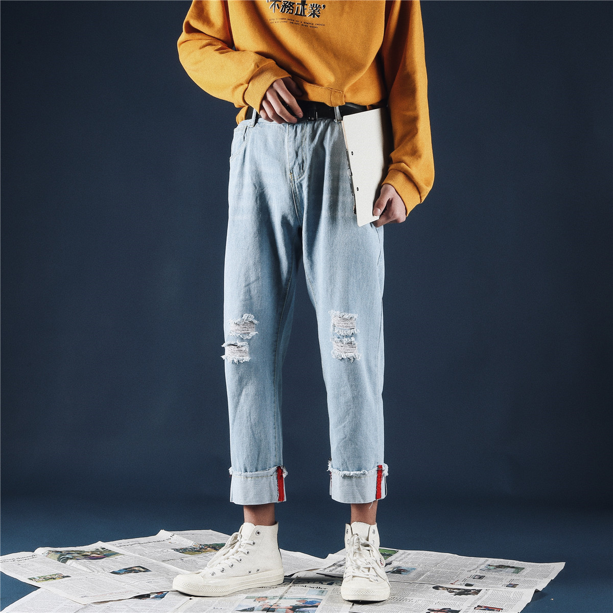 tendances du printemps bordage neuf minutes de pantalons-hommes han édition détendu joker coupe droite pantalon port de vent ins couleur unie trou denim tendances du printemps bordage neuf minutes de pantalons-hommes han édition détendu joker coupe droite pantalon port de vent ins couleur unie trou denim