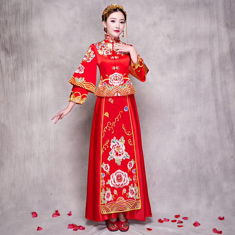 montrer wo vêtements de mariée 2019 nouvelles femmes toast vêtements chinois robe de mariée dragon et phoenix robe qipao mariage salon du printemps et de montrer wo vêtements de mariée 2019 nouvelles femmes toast vêtements chinois robe de mariée dragon et phoenix robe qipao mariage salon du printemps et de