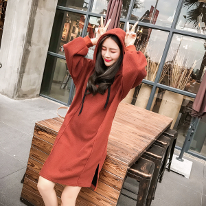 林姗姗同款网红衣服遮肚子显瘦连衣裙长袖秋冬打底裙黑色收腰长裙