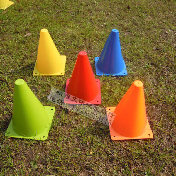 足球训练标志筒 标志锥/筒 路障标志物 18cm路标 轮滑桩 体育训练