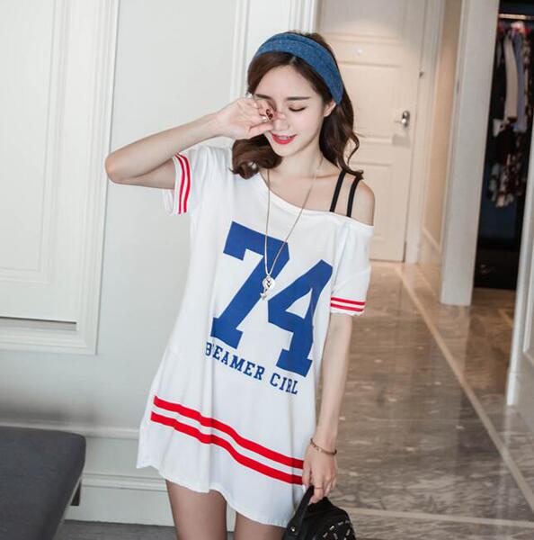 新款夏短袖t恤女露肩宽松字母个性斜领中长款体恤纯棉一字斜肩潮