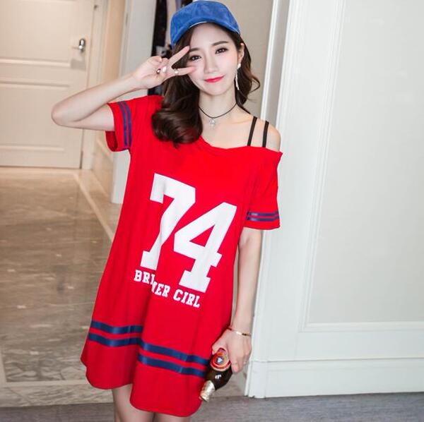 新款夏短袖t恤女露肩宽松字母个性斜领中长款体恤纯棉一字斜肩潮