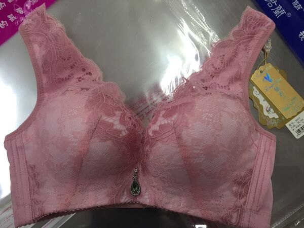 性感背心款式内衣无钢圈文胸聚拢加厚女小胸调整型收副乳薄款胸罩