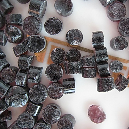 xp38深紫色柱颗粒 灯工琉璃原料 微波窑制作原料 吹制工艺品原料