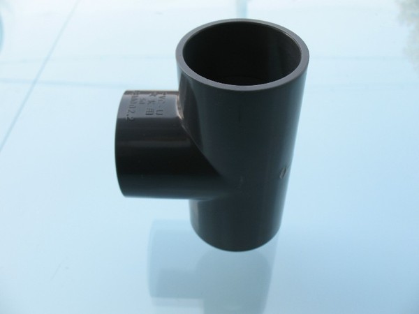upvc塑料给水管等径三通接头配件pvc正三通110mm 4寸dn100