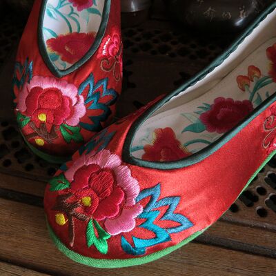走绣坊原创正品 中式 民族风 文艺范 绣花鞋 剪.蝶 大红