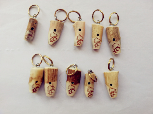 芬兰拉普兰特色小玩意 鹿角带口哨的钥匙扣 纯手工制作 儿童礼物