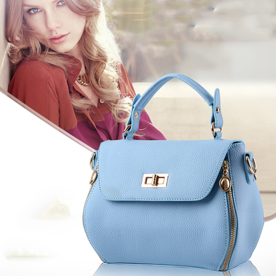 18粉丝狂欢节云依梦新品时尚女包百搭锁扣斜挎单肩手提包包