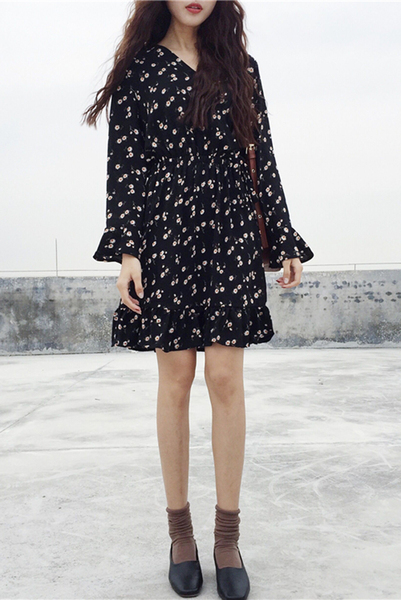 春季新款女装韩版宽松碎花v领高腰连衣裙女 日系小清新打底碎花裙