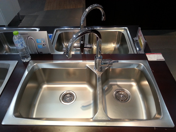 moen摩恩 厨房304不锈钢亚光面超大双槽水槽 铎致22167 无皂液孔