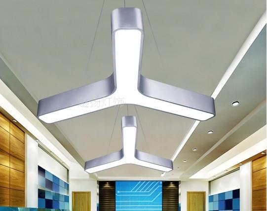 三角日光灯支架led日光灯灯盘办公造型灯三角飞机卡通面板灯