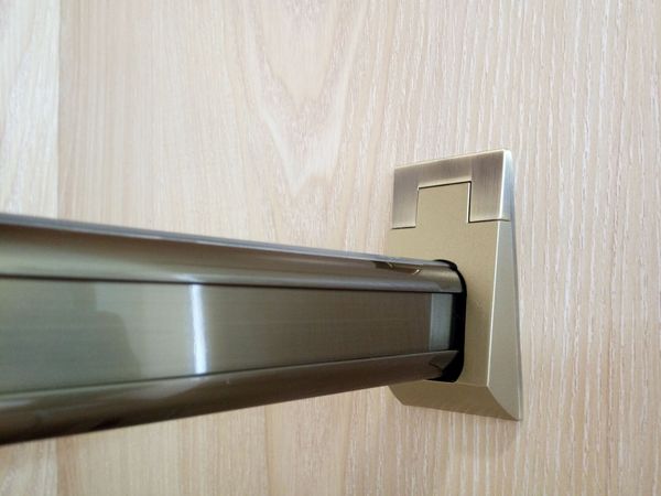 索菲亚五金衣柜挂衣杆铝衣通杆锌合金衣通托法兰衣托加厚工厂直销