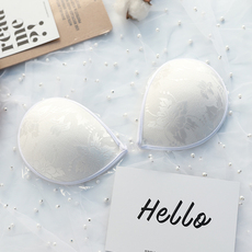 Купальный лиф 蕾丝隐形聚拢防滑内衣女抹胸游泳泡温泉防走光立体加厚隐形胸贴