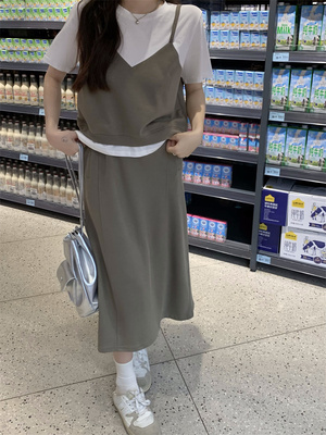 taobao agent Set, summer short sleeve T-shirt, black colored pleated skirt, plus size, high waist