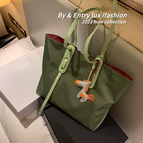 Нейлоновый вместительный и большой шоппер, сумка на одно плечо, изысканный стиль, коллекция 2023