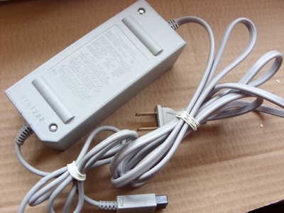 Первоначальный продукт Nintendo Wii Power Supply 220V Прямая вставка стабильная долговечность 12V 3,7A Гарантия 1 год