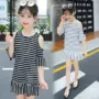 Trẻ em ăn mặc mùa hè 2018 mới của Hàn Quốc thời trang trẻ em ngắn tay phần dài bông màu đen và trắng sọc váy váy công chúa bé gái
