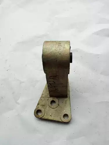 Nanjun Futian Ace Original Accessories, Futian Ruizi Gearbox Cracket/Cracket (M0004 слева)