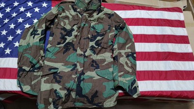 Новая американская американская военная военная версия оригинальных общественных волос 85 лет одиночной медной молнии четырех -Bus M65 Trench Coad xsl код