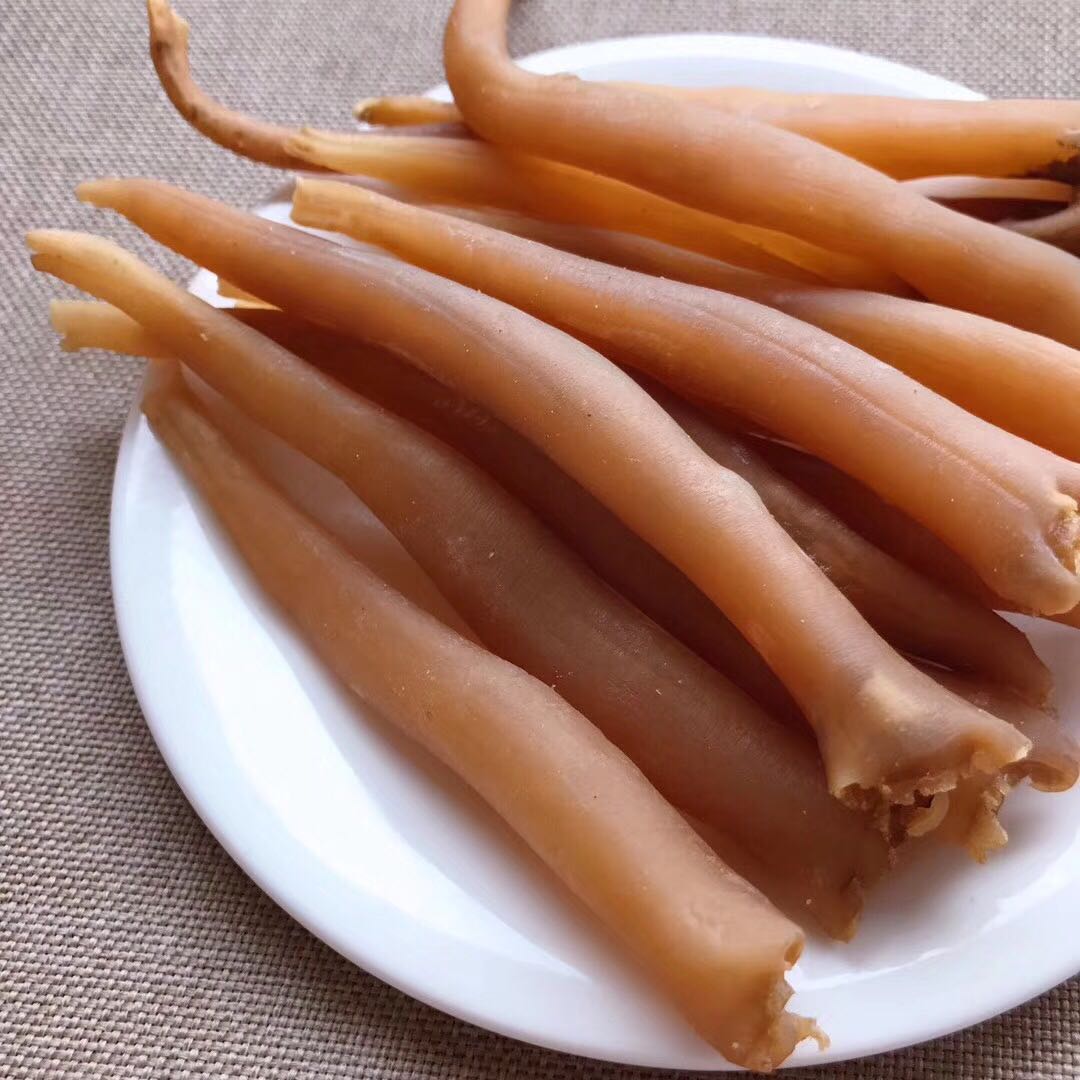 триол 10151143 косточка жевательная dental 16см*80г. кости на белом фоне. текстура кости. косточка для собак. косточки для собак из сухожилий.