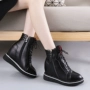 Giày nữ tăng trong mùa đông giày đen cao nữ 2018 Da Hàn Quốc mới hoang dã cộng với đôi bốt cashmere giản dị giày thể thao nữ cao cổ màu đen