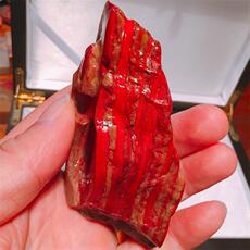 Ювелирный камень 天然老坑洪洞昌化鸡血石 刘关张三色大红袍鸡血石原石178克 收藏