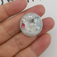 Серебряный тип Clower из белого фона