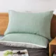 Зеленое сплошное подушка полотенце
