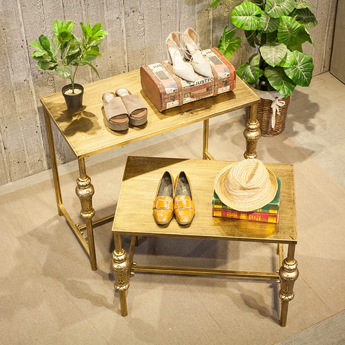 Золотой стенд, сумка, туфли