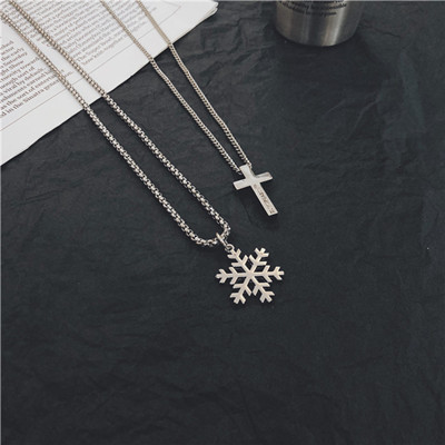 Snowflake Necklace + Cross NecklaceChaozhou people hiphop Ring Necklace ins Tuku Europe and America disco dancing men and women tide Tiktok Pendants Hip hop multi-storey Accessories