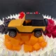 Желтый внедорожник